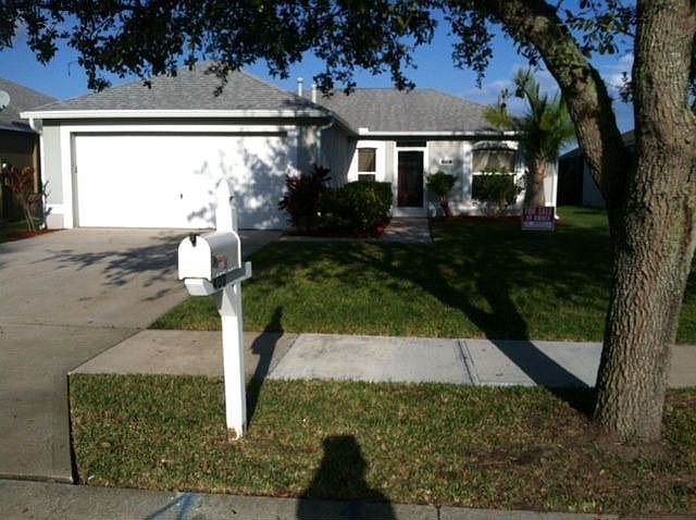 1st image of 400 Wickham Lakes Dr