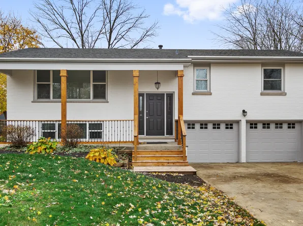 1 Faro Ct, Oswego, IL 60543