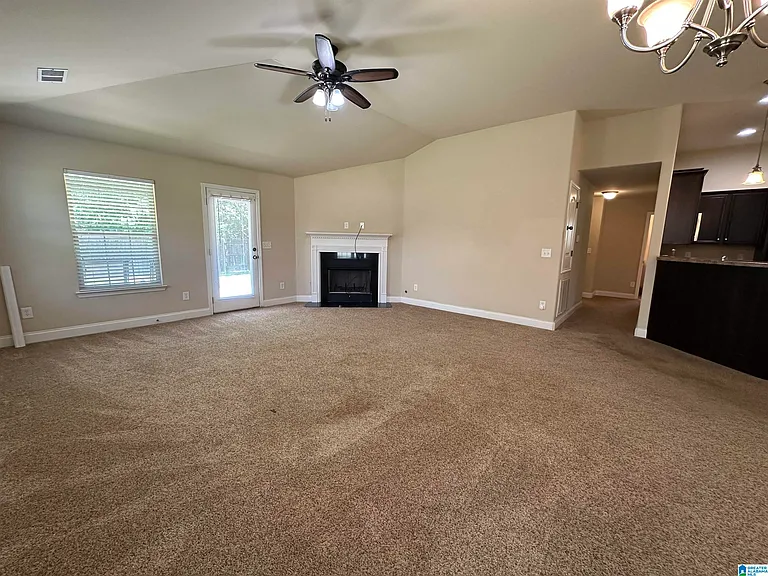 480 River Crest Dr N — Photo 4
