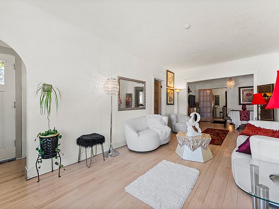5th image of 343 Englewood Ave