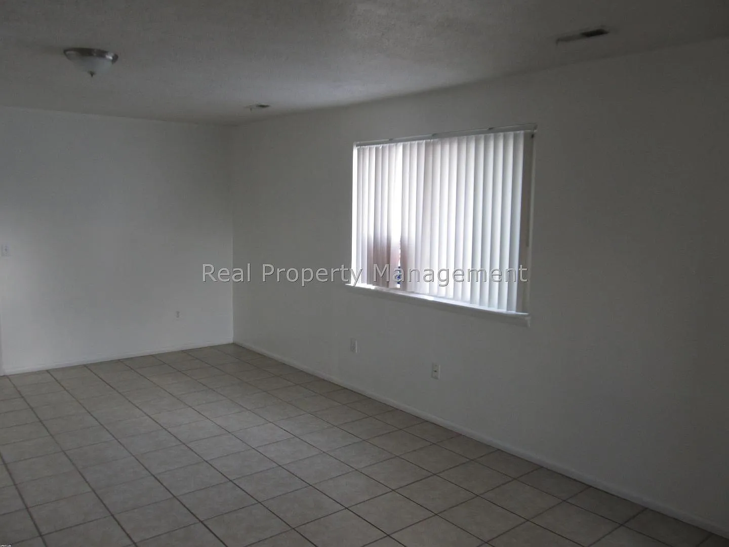 279 W 1100 N #1-4 — Photo 4