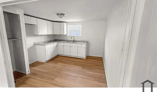 1036 Southwood Dr — Photo 4