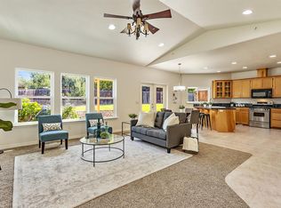 1762 N 10th St, Central Point, OR 97502