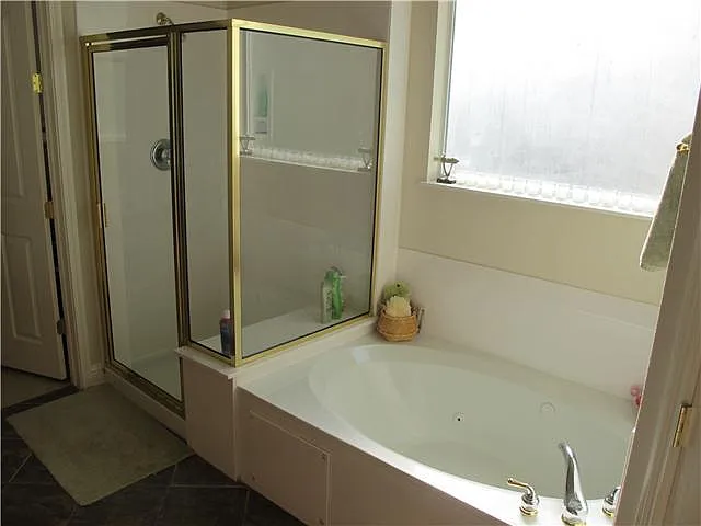 15209 Interlachen Dr — Photo 10