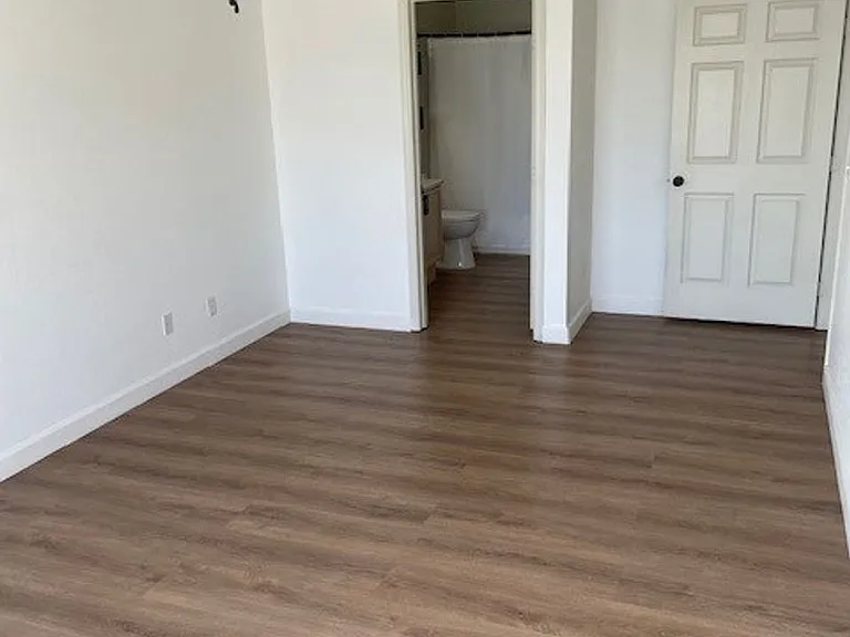 8401 Sewards Bluff Ave — Photo 23