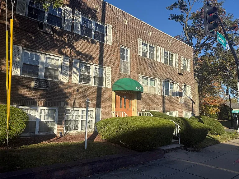 604 Chestnut St #C — Photo 1