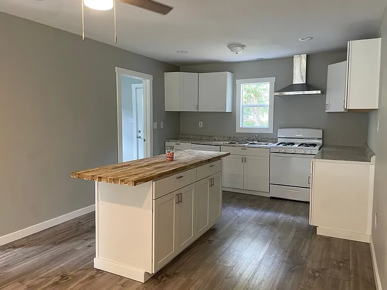 2749 W Washita St — Photo 4