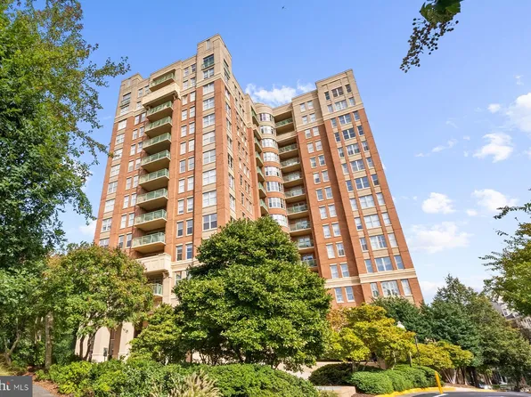 11776 Stratford House Pl APT 607, Reston, VA 20190
