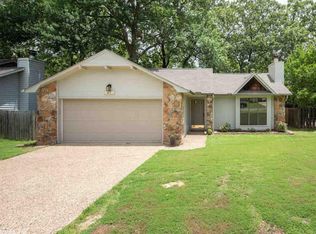 67 Oak Forest Loop, Maumelle, AR 72113