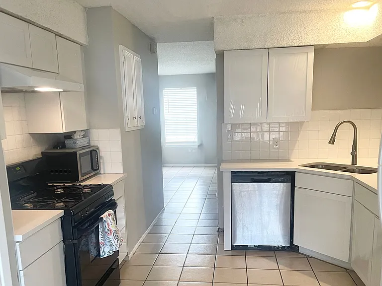 7314 Salt Springs Dr #A — Photo 2