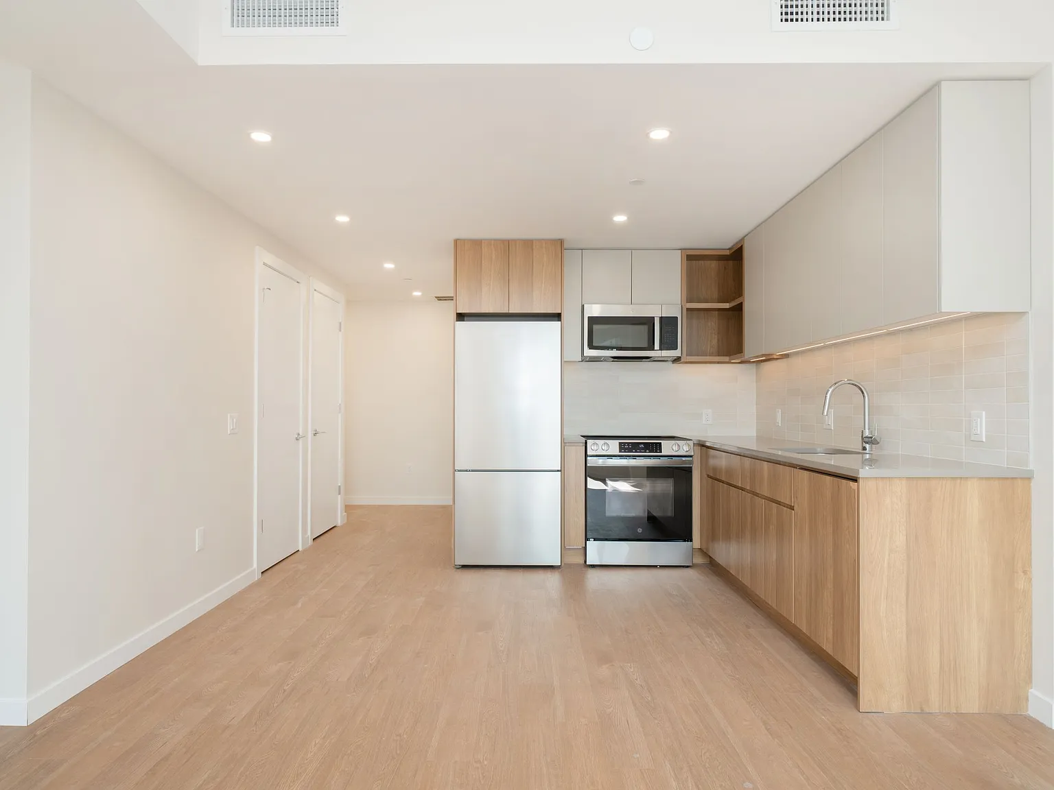 3870 Sedgwick Avenue — Photo 3