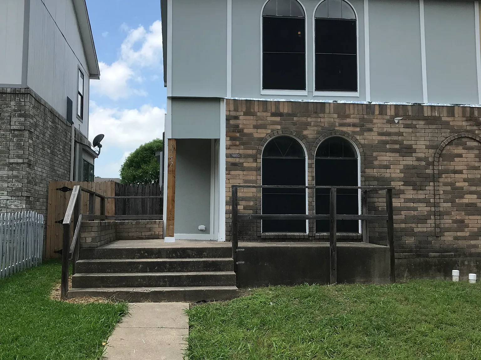 3 bed, 1376 sqft, $1,650 — Photo 1