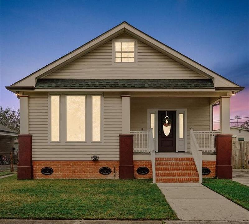1st image of 30 W Chalmette Cir