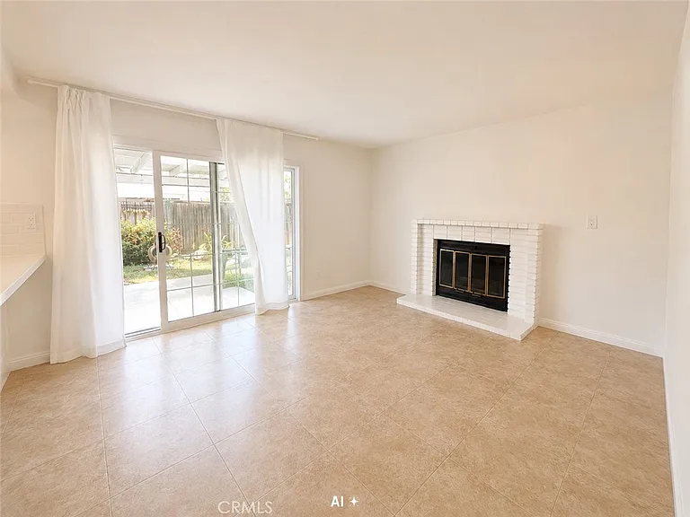 15 Southampton — Photo 6