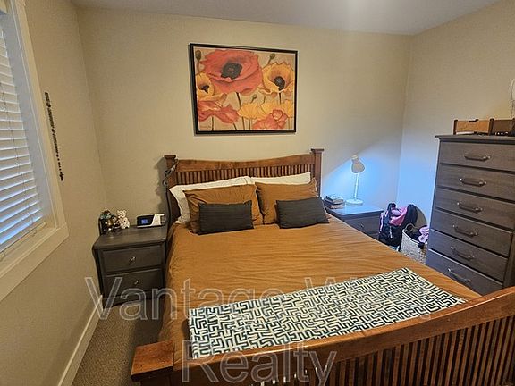 5th image of 1495B Kloppenburg Rd