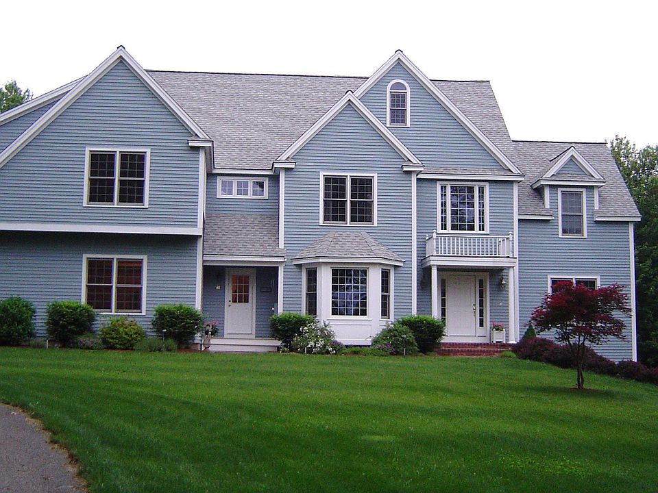 Spectacular Setting on Spindle Hill