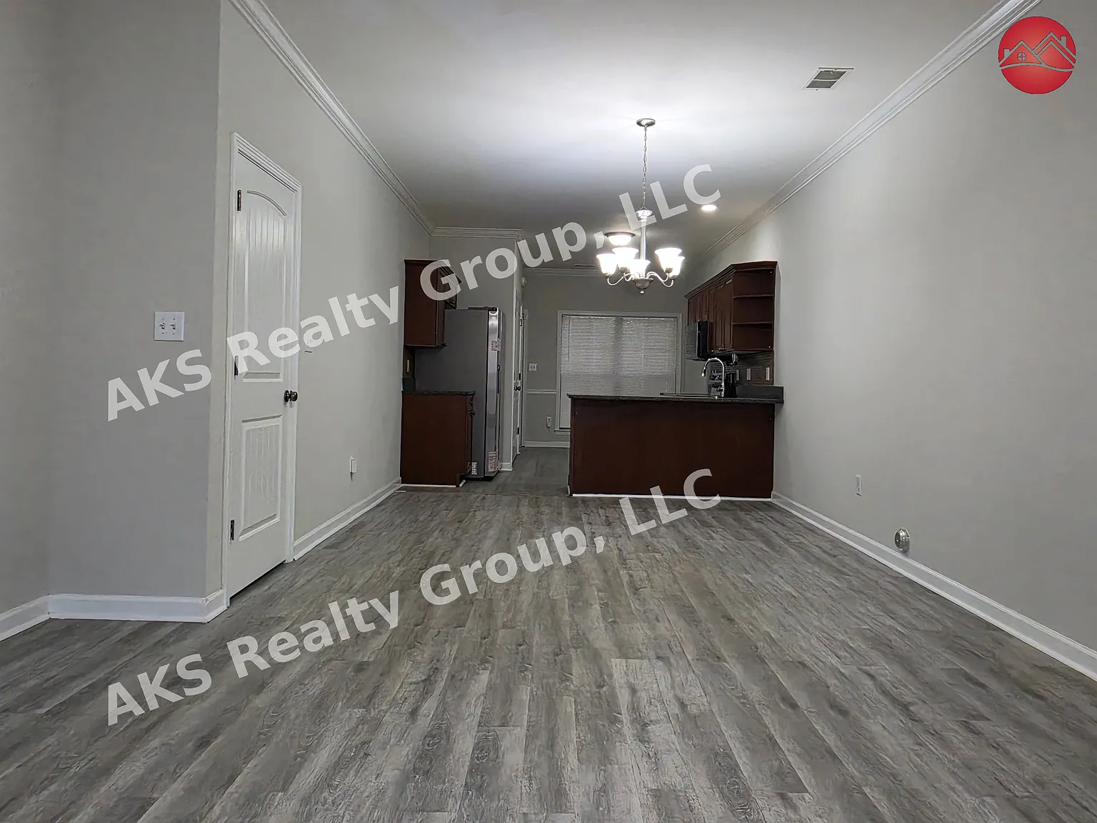 3 bed, 2.5 bath, 1518 sqft, $1,800 — Photo 2