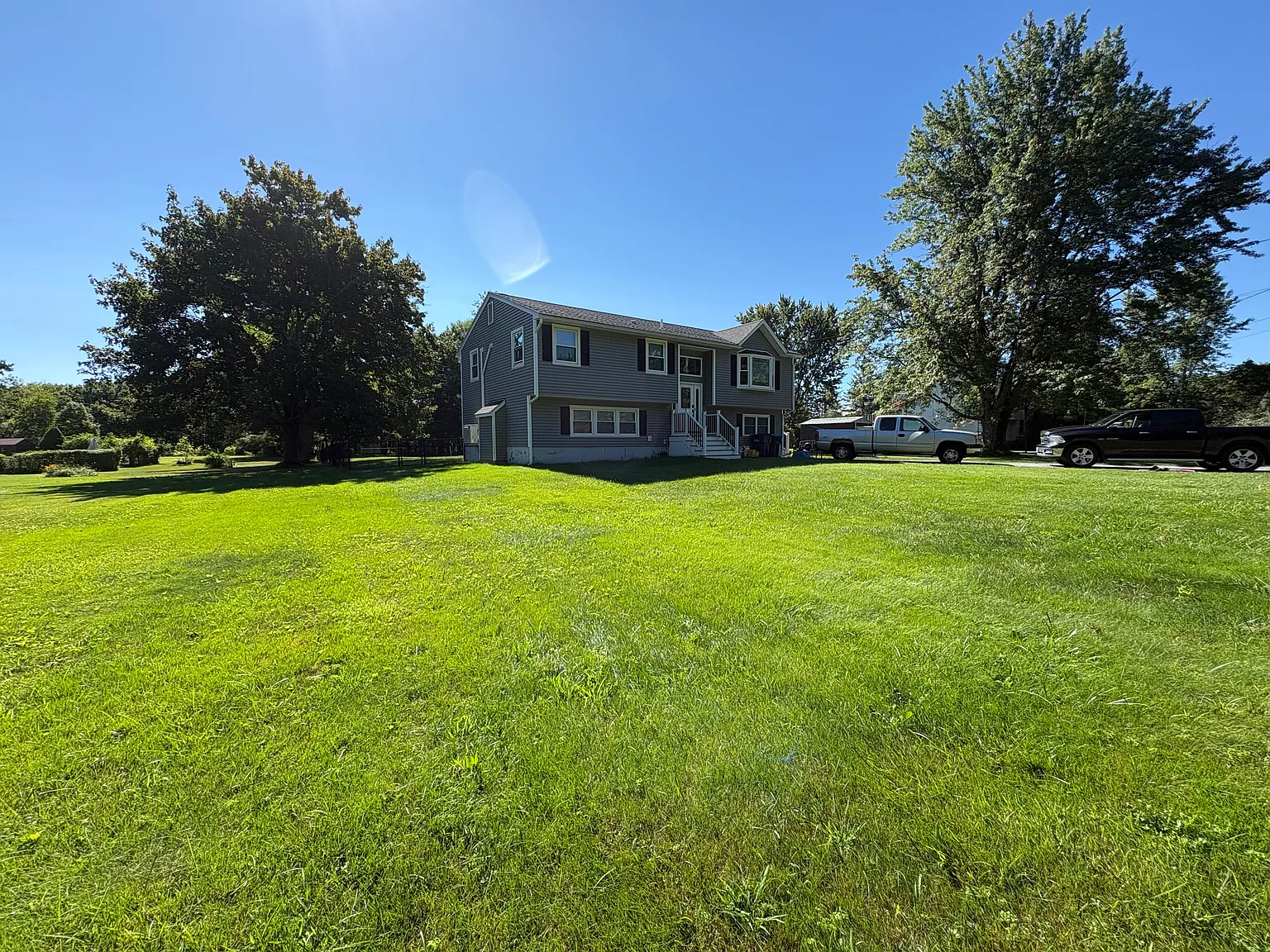 3 bed, 2200 sqft, $3,500 — Photo 3