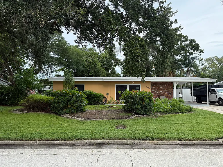 4394 Pompano Dr SE — Photo 3
