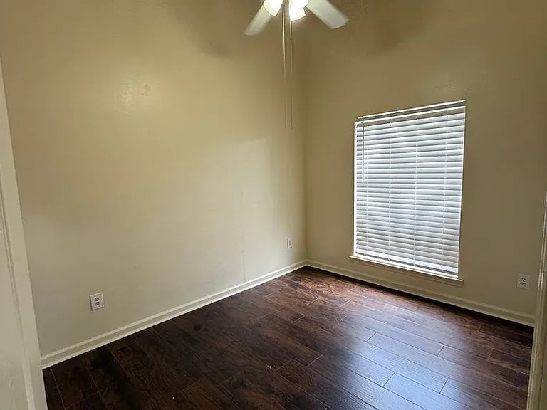 8216B Governor Dr — Photo 7