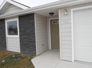 520 Grainfield St, Manhattan, KS 66502