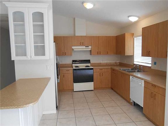 3rd image of 738 Church St