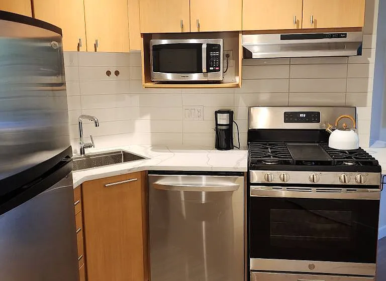 9339 University Cres #7 — Photo 6