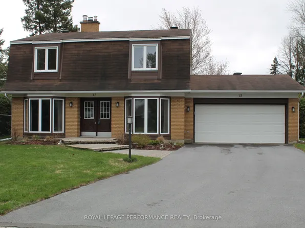 15 Hallowell Ct, Ottawa, ON K2H 8N4