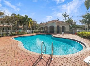 2800 Miramar Blvd, Hollywood, FL 33025