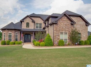 2017 Meadow Creek Cir, Owens Cross Roads, AL 35763