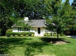 1005 Ridgecrest Dr, Greensboro, NC 27410