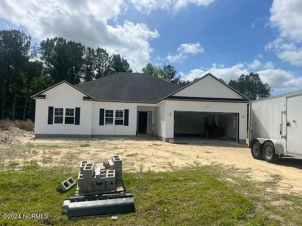 535 Orchard Creek Drive, Richlands, NC 28574