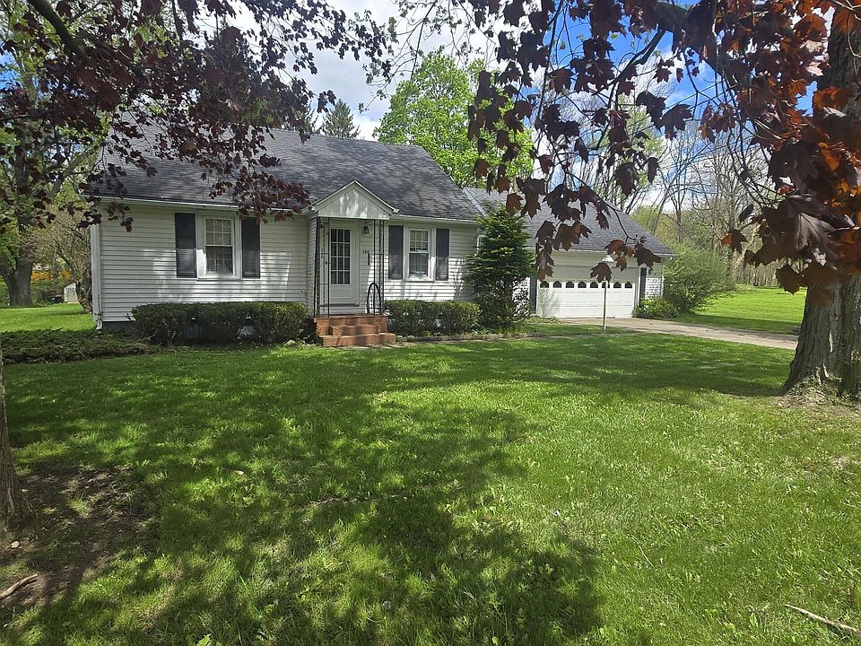 1st image of 130 W Hughes St