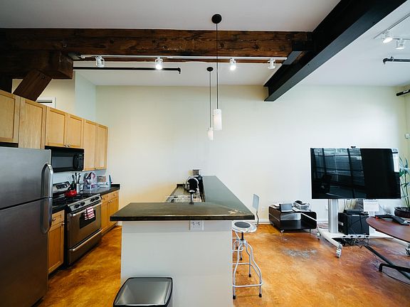 5th image of 81 Langton St Unit 7