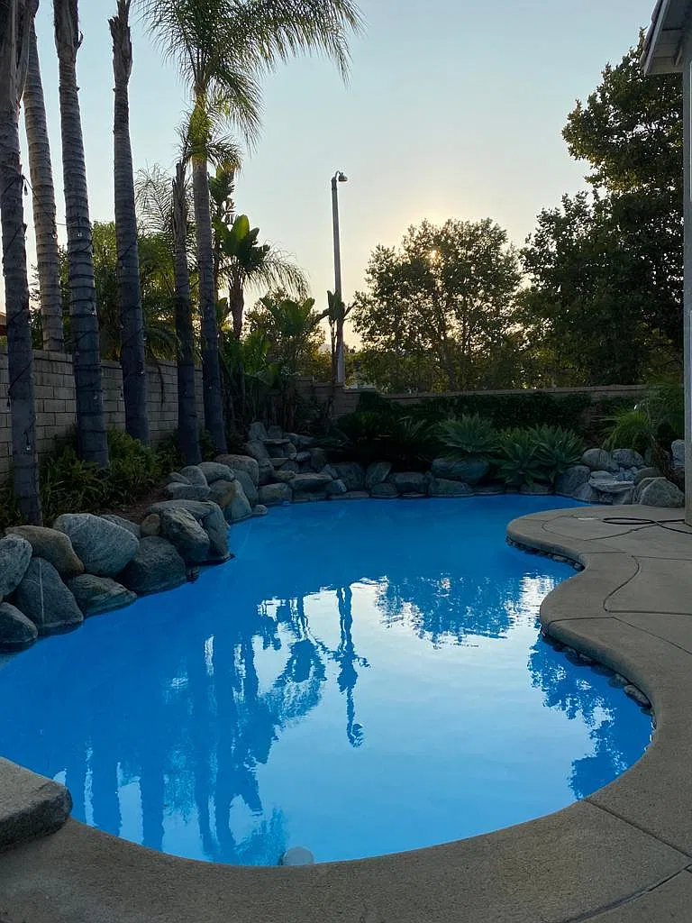 6 bed, 3200 sqft, $4,495 — Photo 3