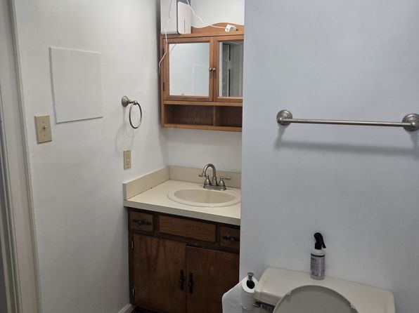 84 Birchtree Ln APT 3