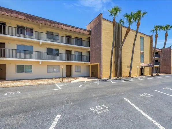 4435 1st St NE Unit 104, Saint Petersburg, FL 33703