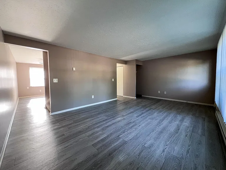 Stoney Creek Apartments — Photo 16