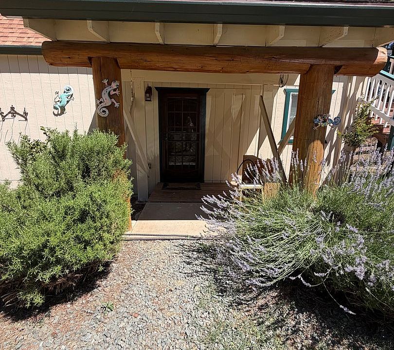 1st image of 25575 Buckhorn Ridge Rd