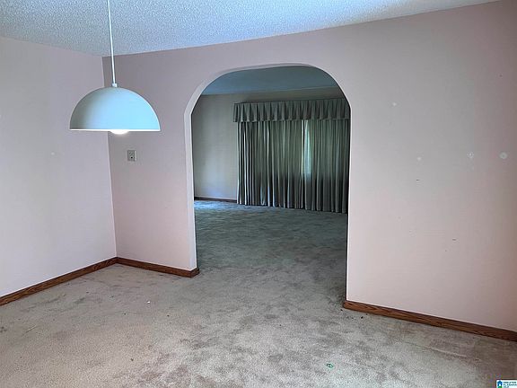 2nd image of 933 Crawford Rd