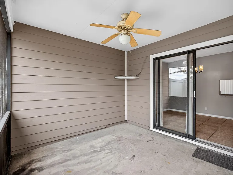 707 Stonewood Ct #19C — Photo 21