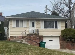 19617 Gardenview Dr, Maple Hts, OH 44137