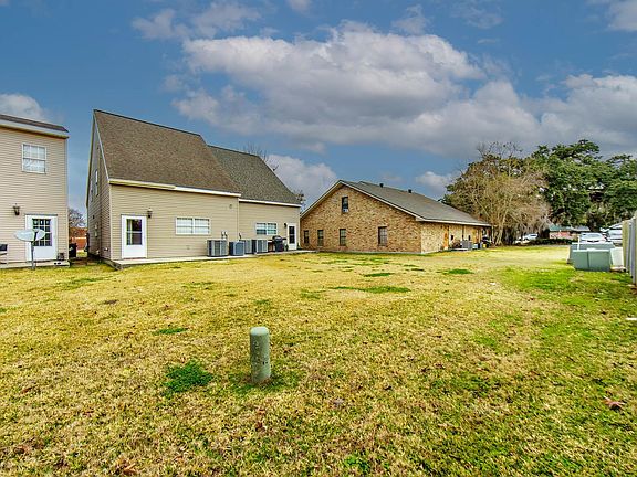 2nd image of 104 Ramey Rd APT B