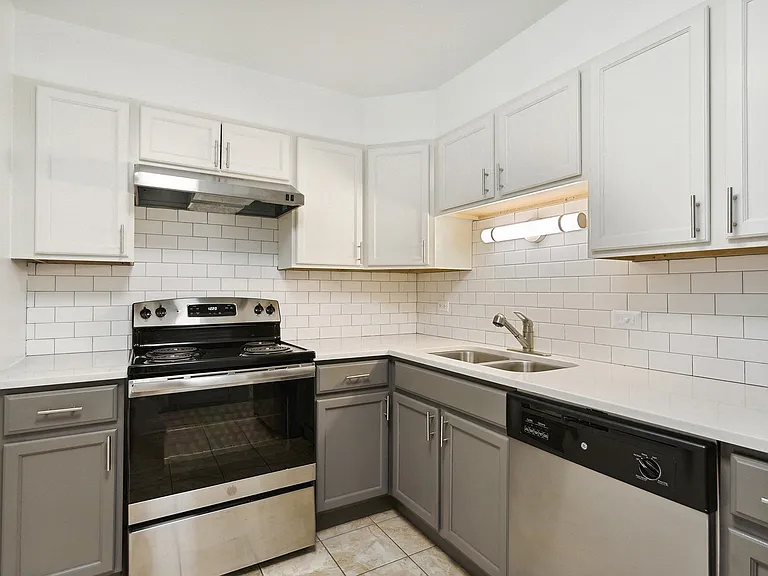 The Hinsdale — Photo 25