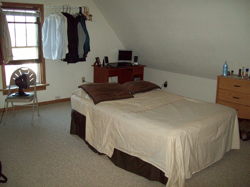 1st image of 708-A E Brady St