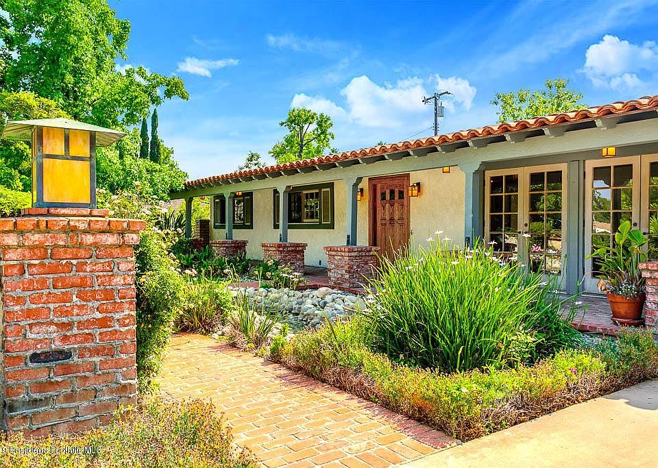 1st image of 205 Olivera Ln
