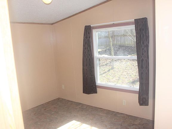 5th image of 2613 Newark St #2613