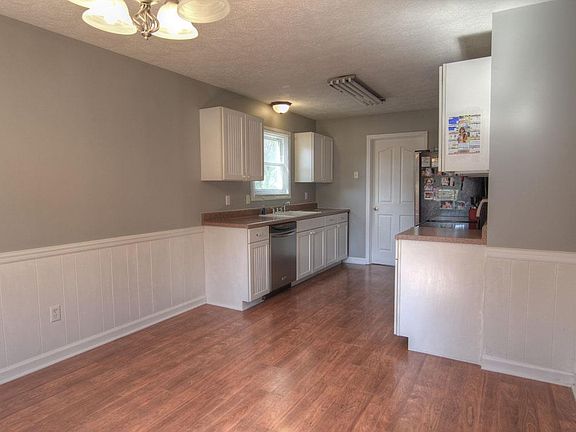 4th image of 7048 Pulley Dr