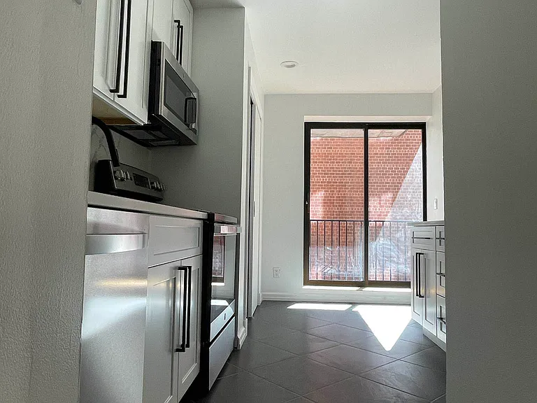 370 W 30th St #2B — Photo 12