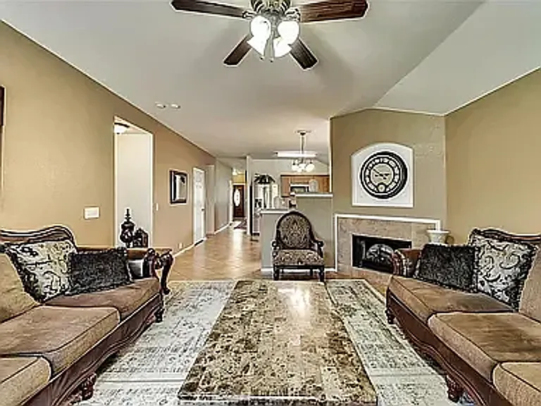 1206 Periwinkle Dr — Photo 9